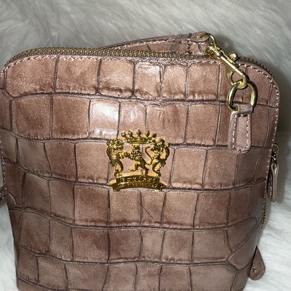 Chic Crocodile-Embossed Brown Crossbody Bag - Picture 2 of 5